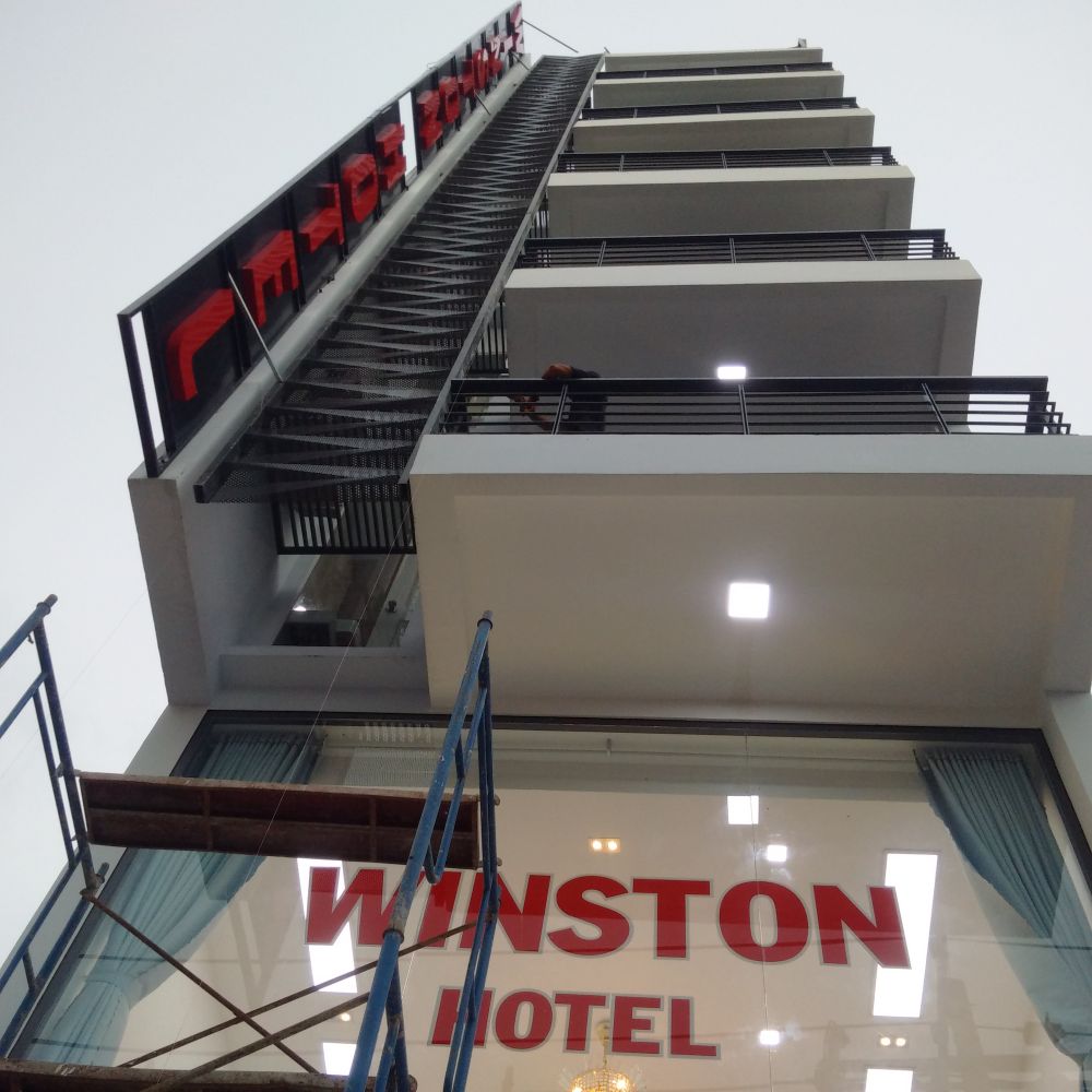 Khách sạn Winston